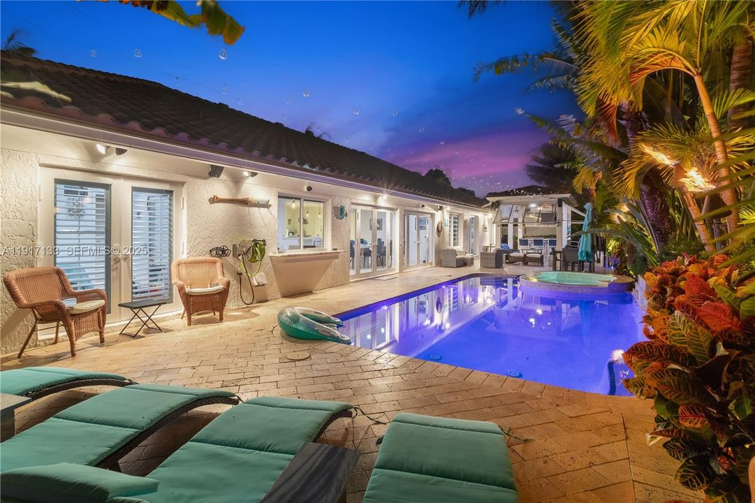 For Sale: $3,795,000 (4 beds, 3 baths, 3261 Square Feet)