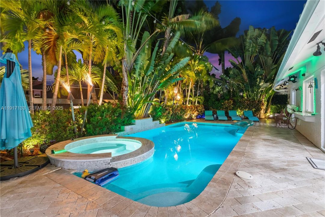 For Sale: $3,795,000 (4 beds, 3 baths, 3261 Square Feet)