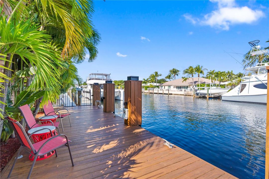 For Sale: $3,795,000 (4 beds, 3 baths, 3261 Square Feet)