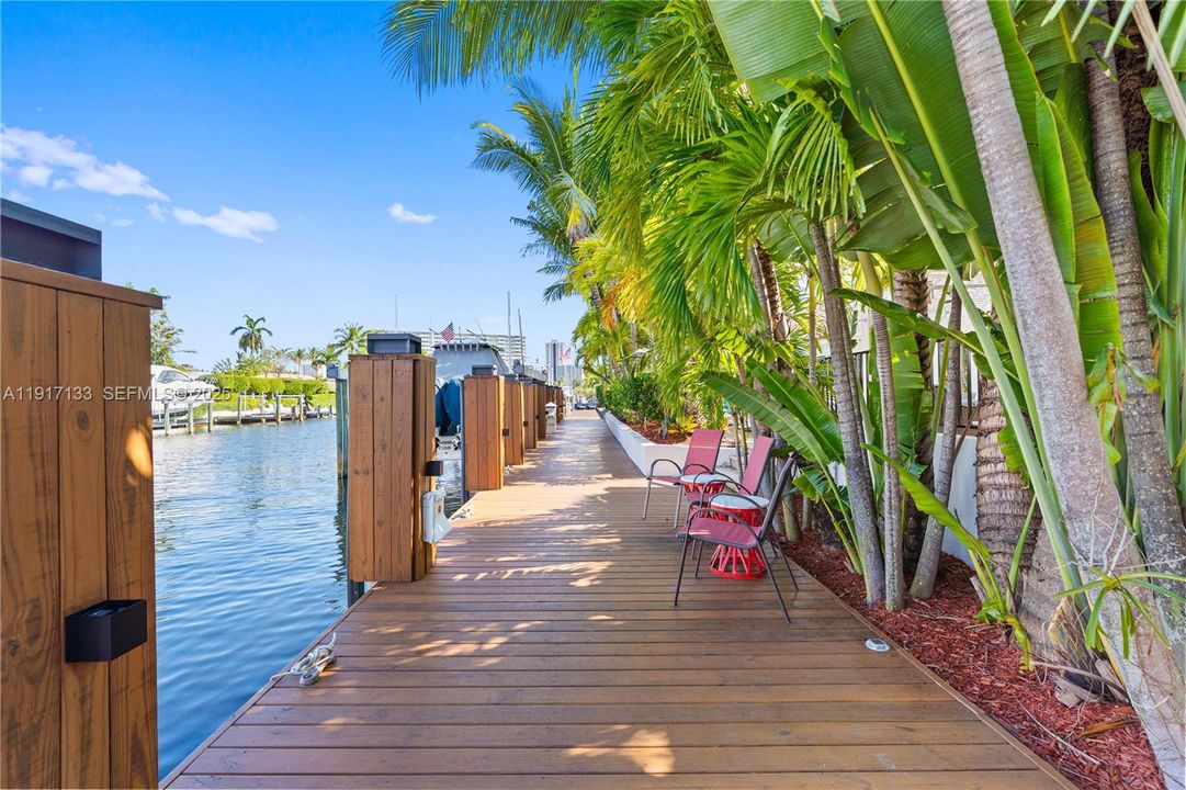 For Sale: $3,795,000 (4 beds, 3 baths, 3261 Square Feet)