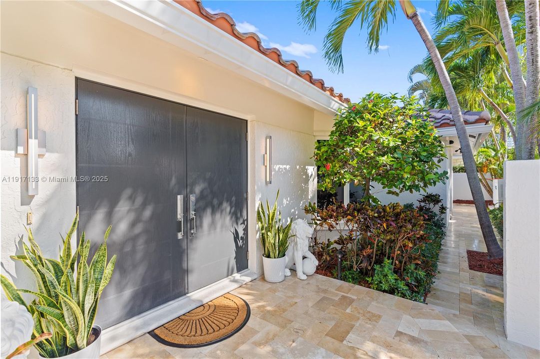 For Sale: $3,795,000 (4 beds, 3 baths, 3261 Square Feet)