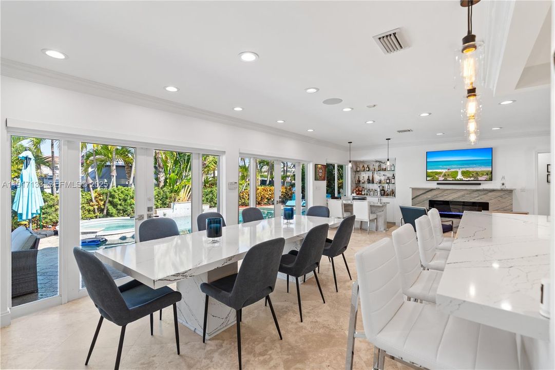 For Sale: $3,795,000 (4 beds, 3 baths, 3261 Square Feet)