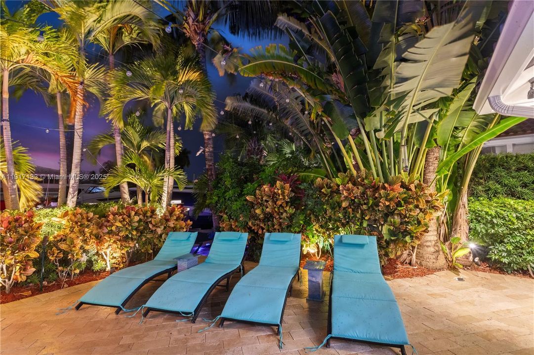 For Sale: $3,795,000 (4 beds, 3 baths, 3261 Square Feet)