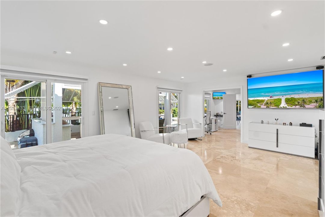 For Sale: $3,795,000 (4 beds, 3 baths, 3261 Square Feet)