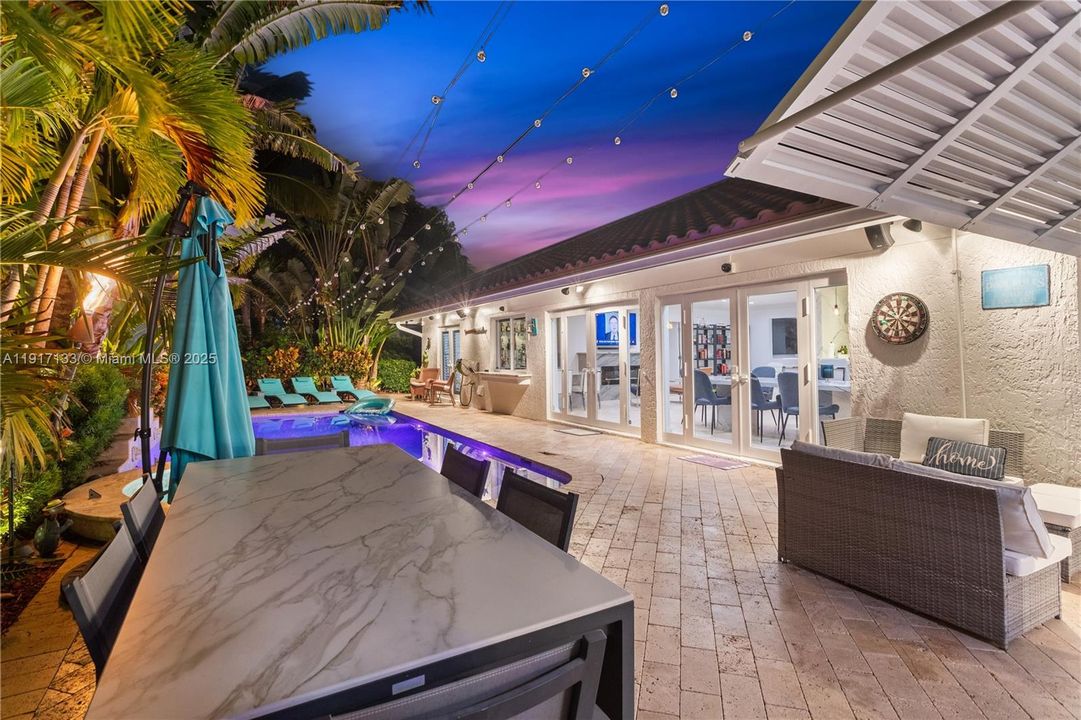 For Sale: $3,795,000 (4 beds, 3 baths, 3261 Square Feet)