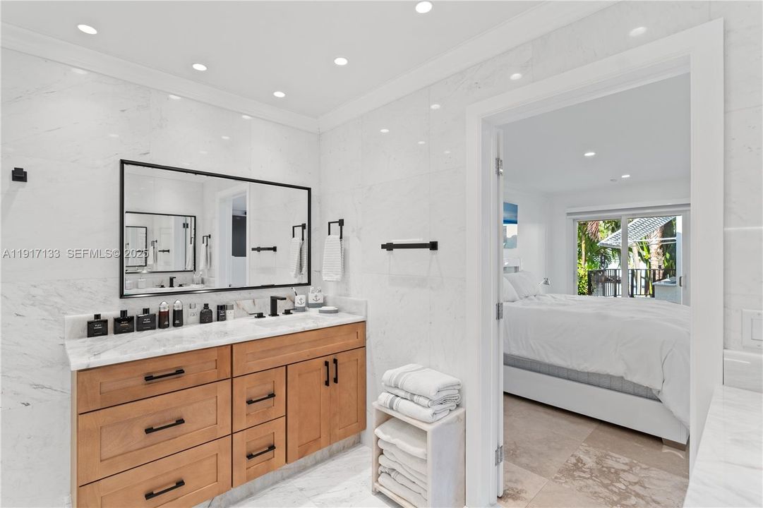 For Sale: $3,795,000 (4 beds, 3 baths, 3261 Square Feet)