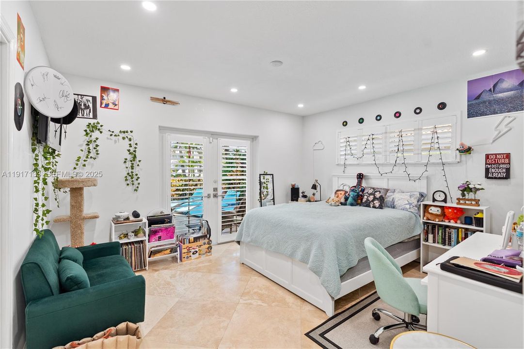 For Sale: $3,795,000 (4 beds, 3 baths, 3261 Square Feet)