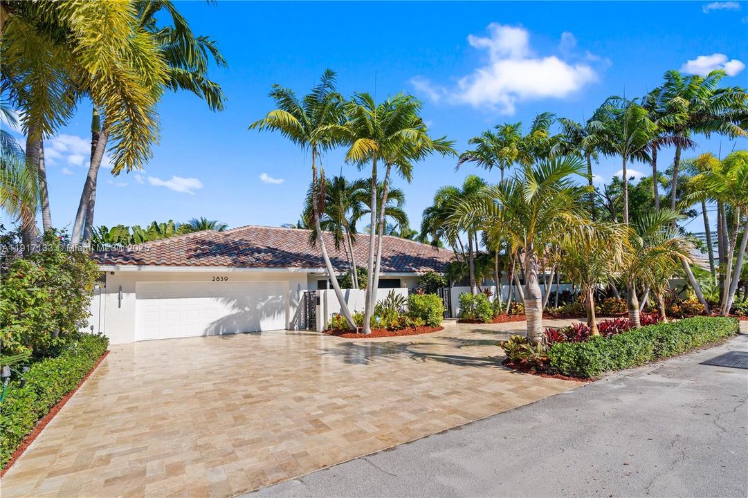 For Sale: $3,795,000 (4 beds, 3 baths, 3261 Square Feet)