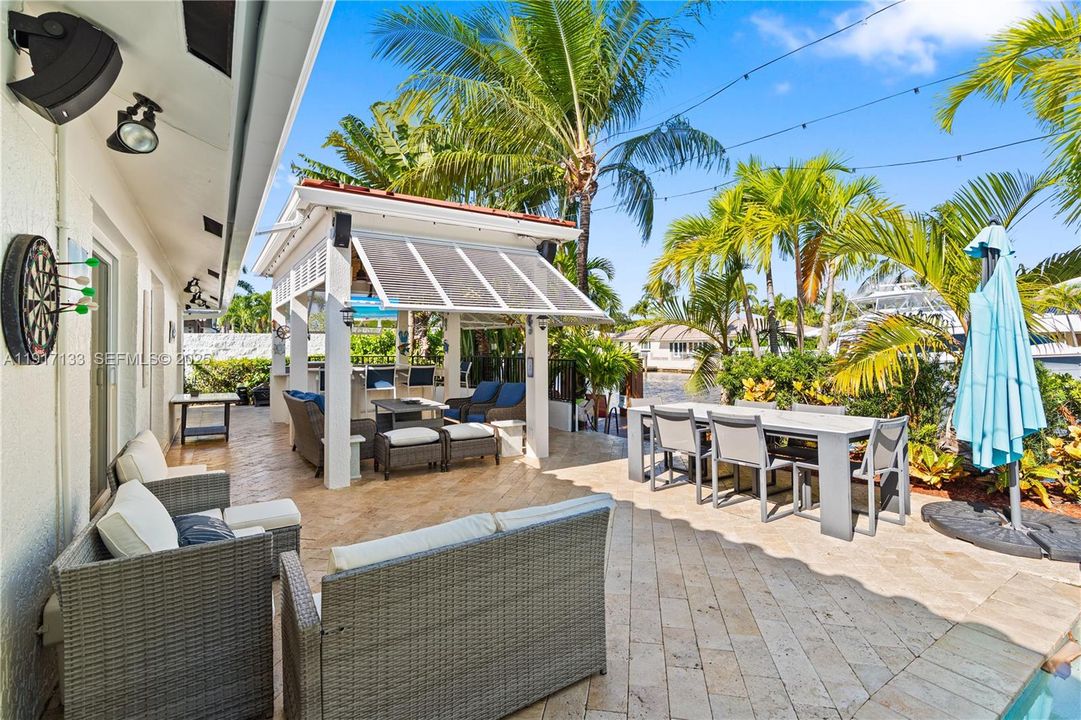 For Sale: $3,795,000 (4 beds, 3 baths, 3261 Square Feet)