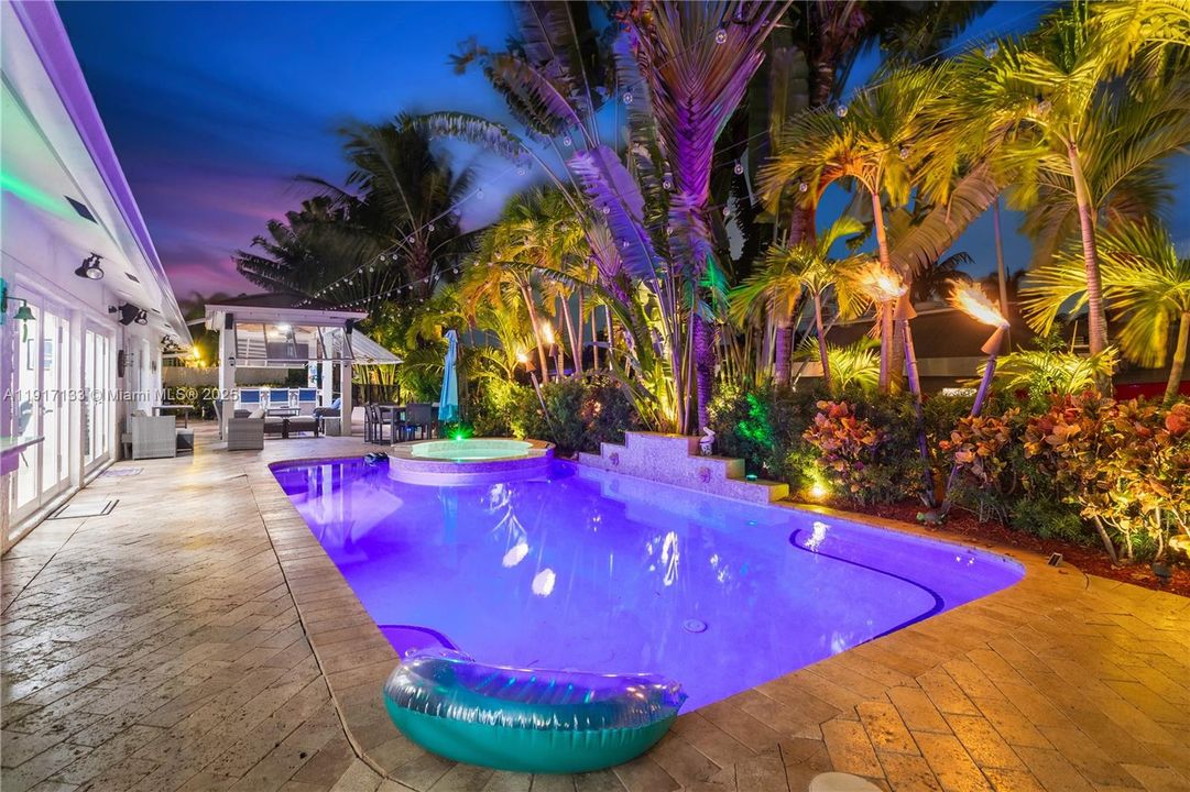 For Sale: $3,795,000 (4 beds, 3 baths, 3261 Square Feet)