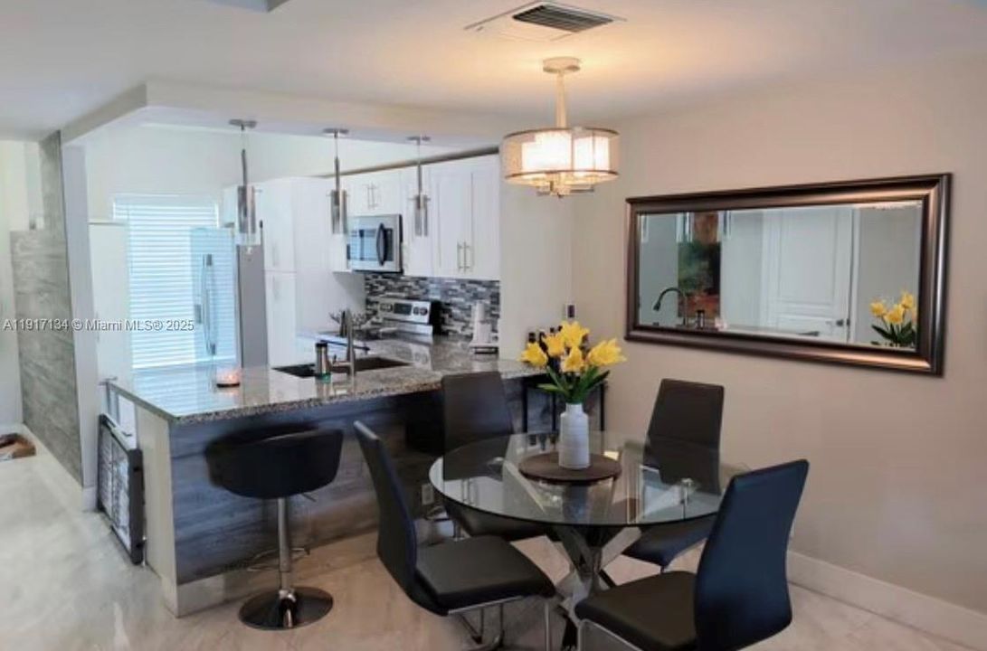 For Sale: $318,990 (2 beds, 2 baths, 1110 Square Feet)