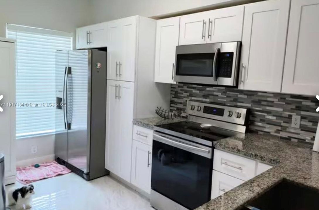 For Sale: $318,990 (2 beds, 2 baths, 1110 Square Feet)