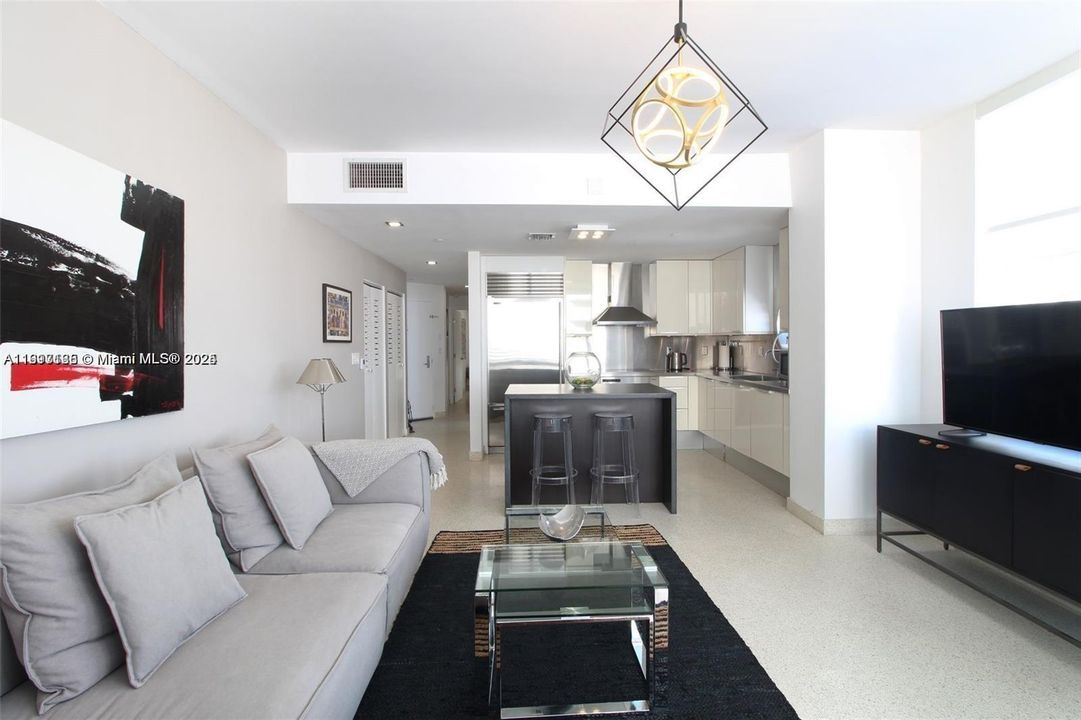 For Rent: $7,000 (2 beds, 2 baths, 942 Square Feet)