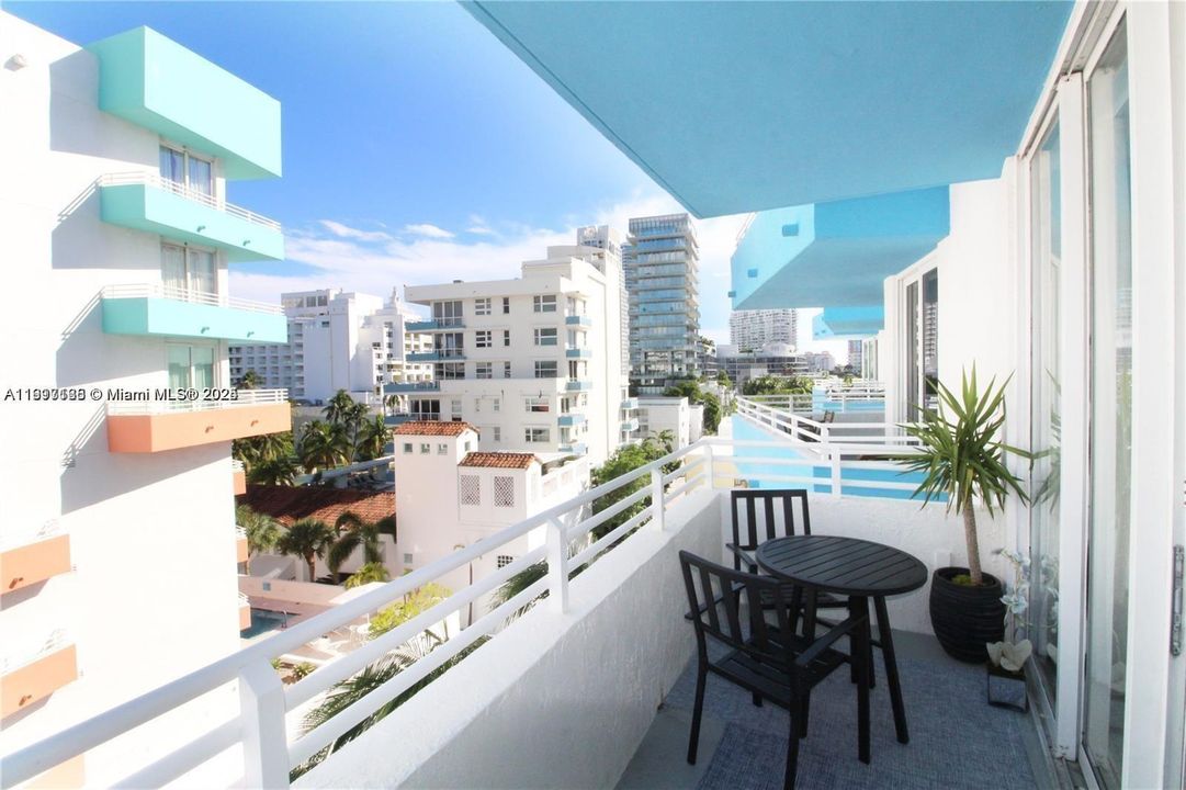 For Rent: $7,000 (2 beds, 2 baths, 942 Square Feet)