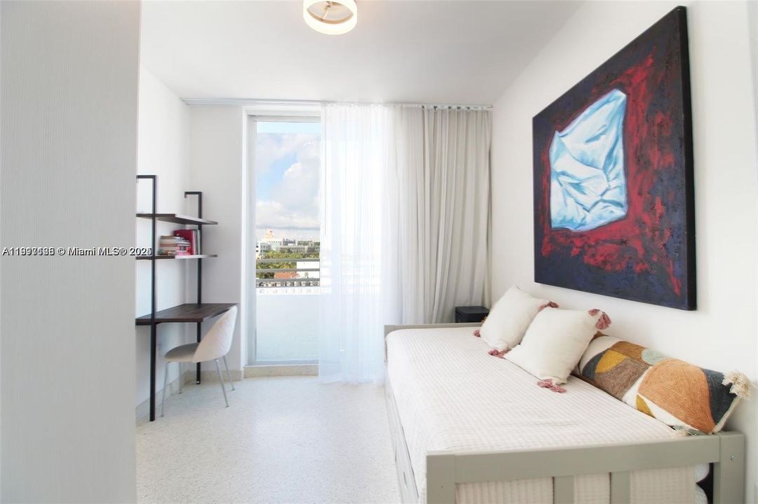 For Rent: $7,000 (2 beds, 2 baths, 942 Square Feet)