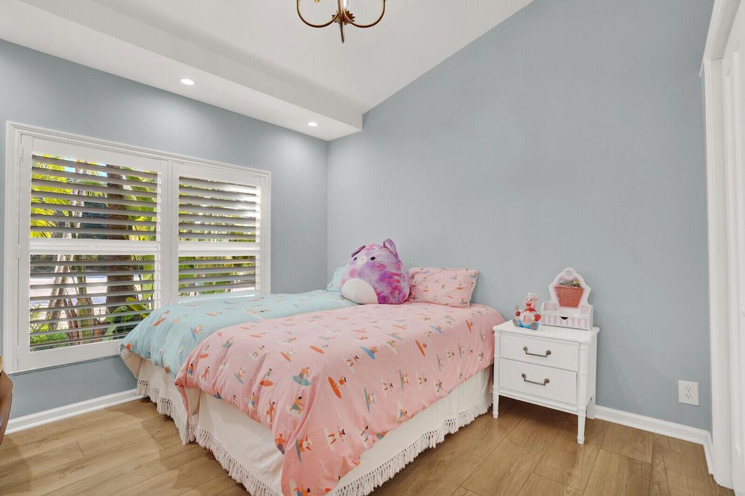 Guest bedroom