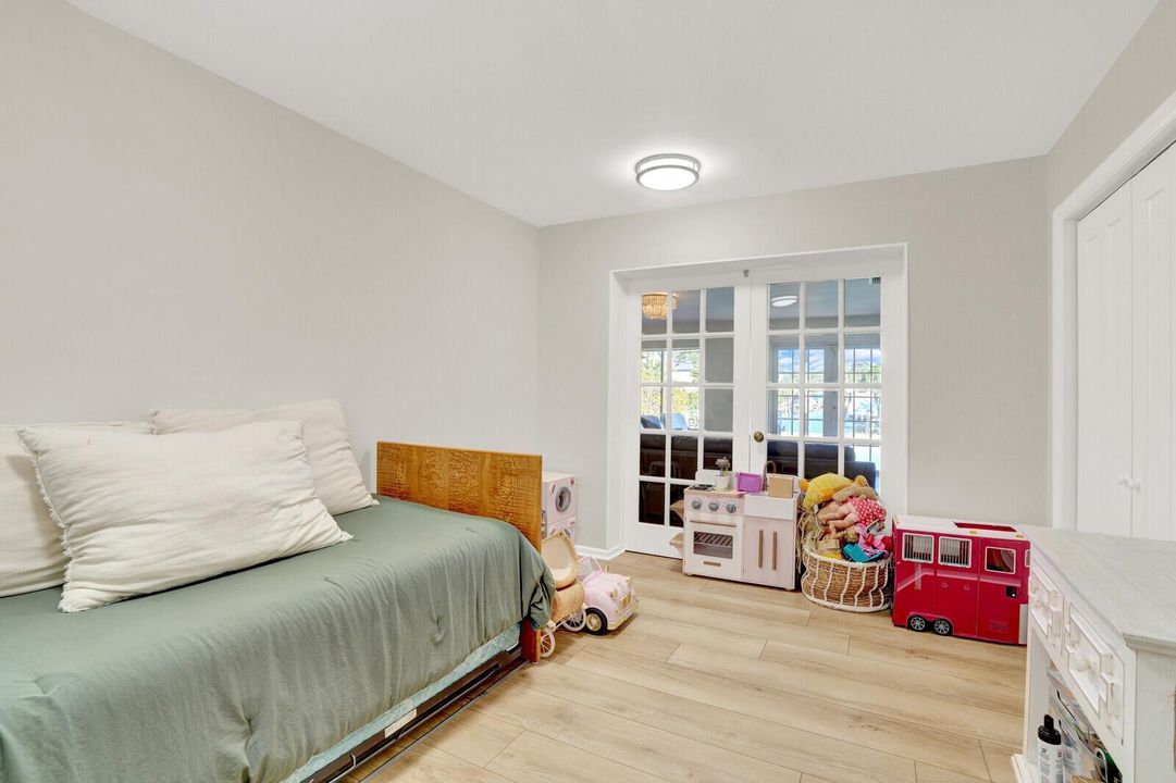 Guest bedroom
