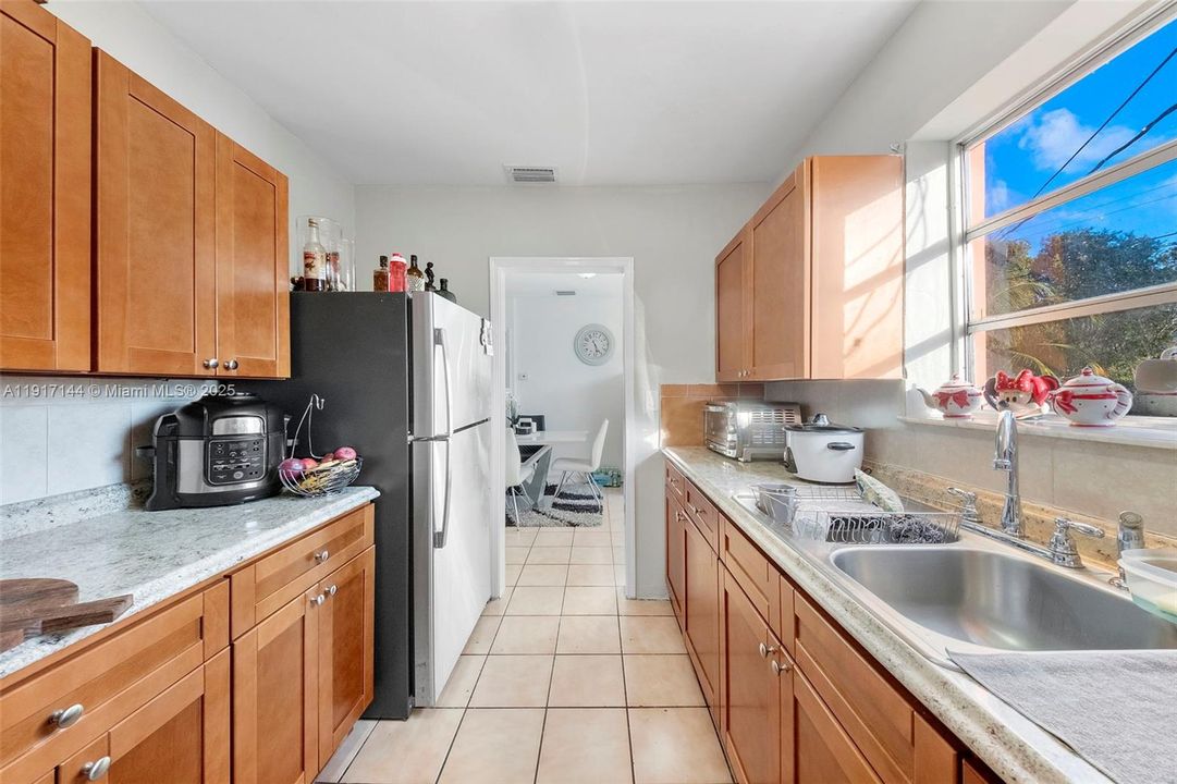 For Sale: $749,999 (3 beds, 2 baths, 1196 Square Feet)