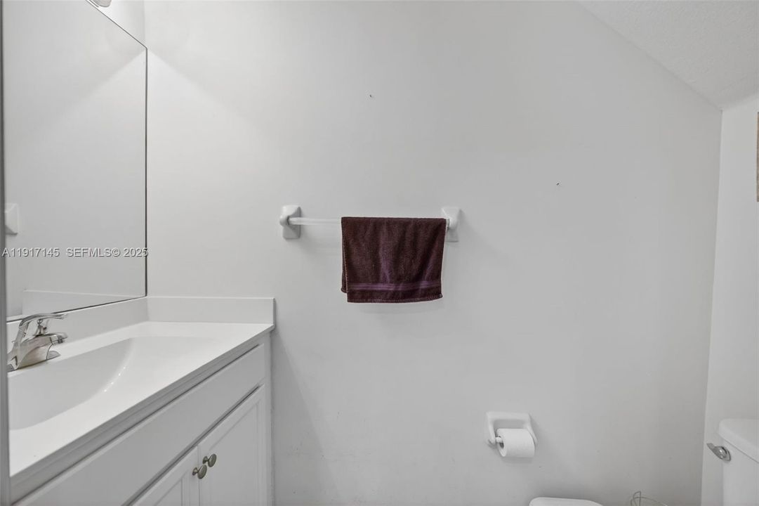 待售: $399,000 (2 贝兹, 2 浴室, 1422 平方英尺)