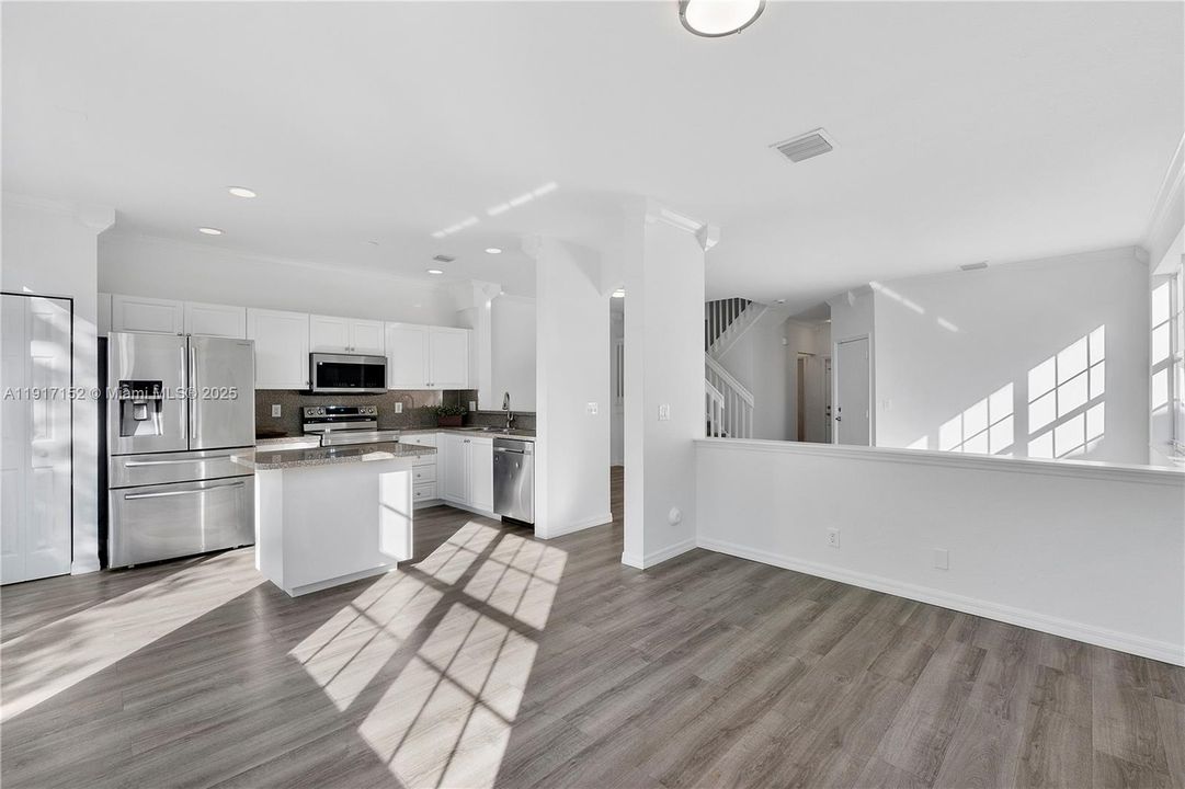 На продажу: $480,000 (4 спален, 2 ванн, 1848 Квадратных фут)