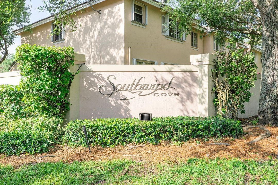 На продажу: $480,000 (4 спален, 2 ванн, 1848 Квадратных фут)