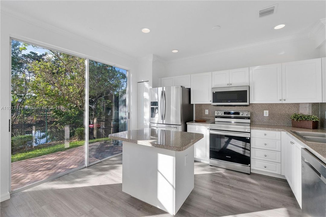 На продажу: $480,000 (4 спален, 2 ванн, 1848 Квадратных фут)