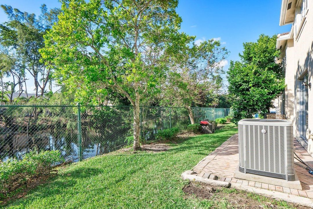 На продажу: $480,000 (4 спален, 2 ванн, 1848 Квадратных фут)