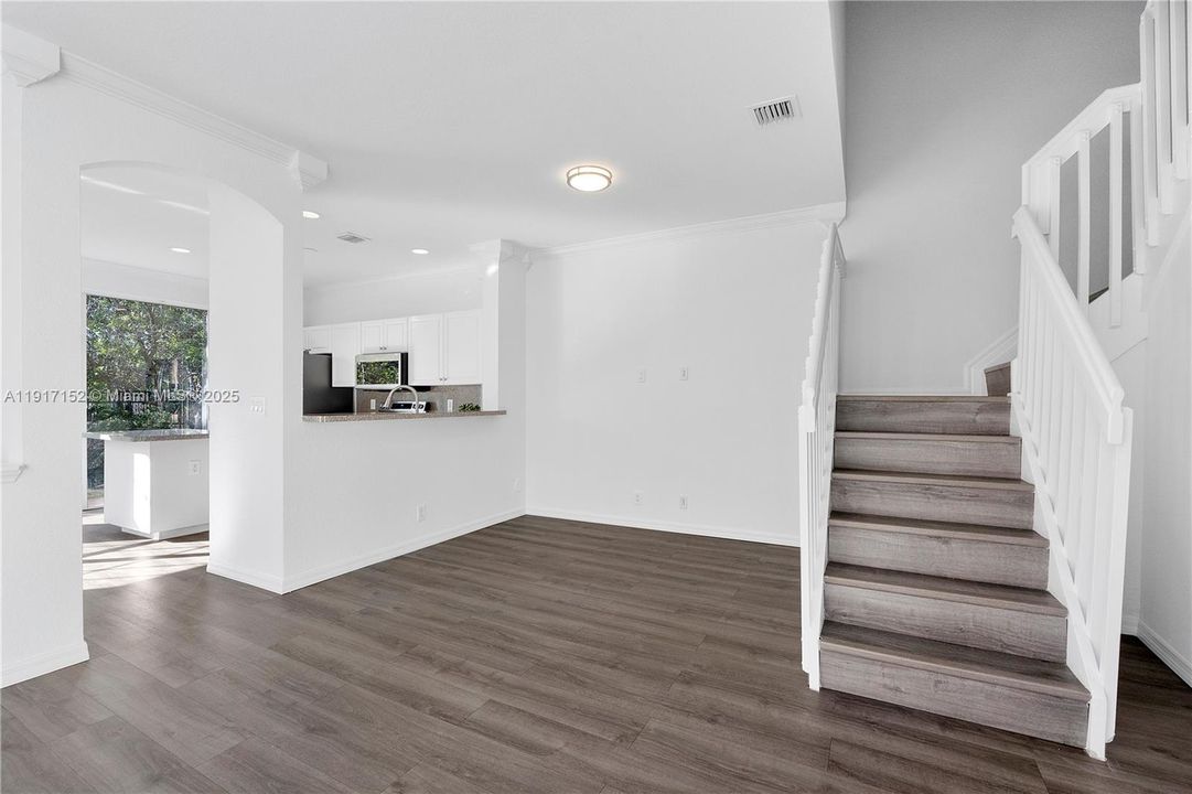 На продажу: $480,000 (4 спален, 2 ванн, 1848 Квадратных фут)