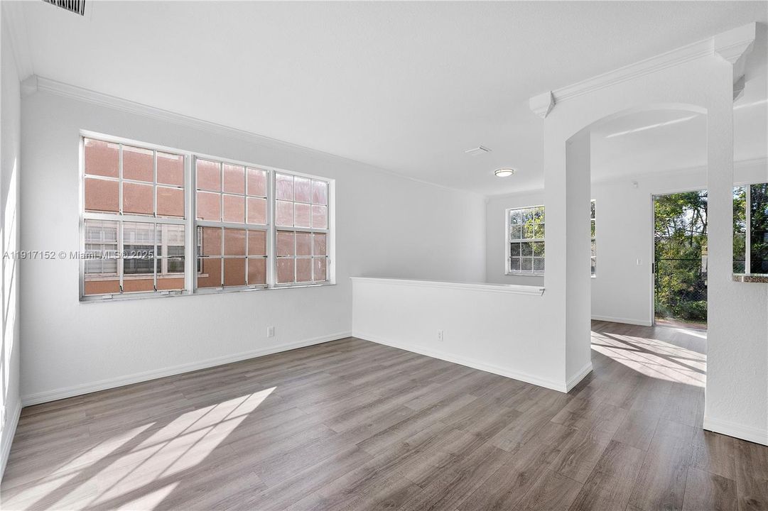 На продажу: $480,000 (4 спален, 2 ванн, 1848 Квадратных фут)