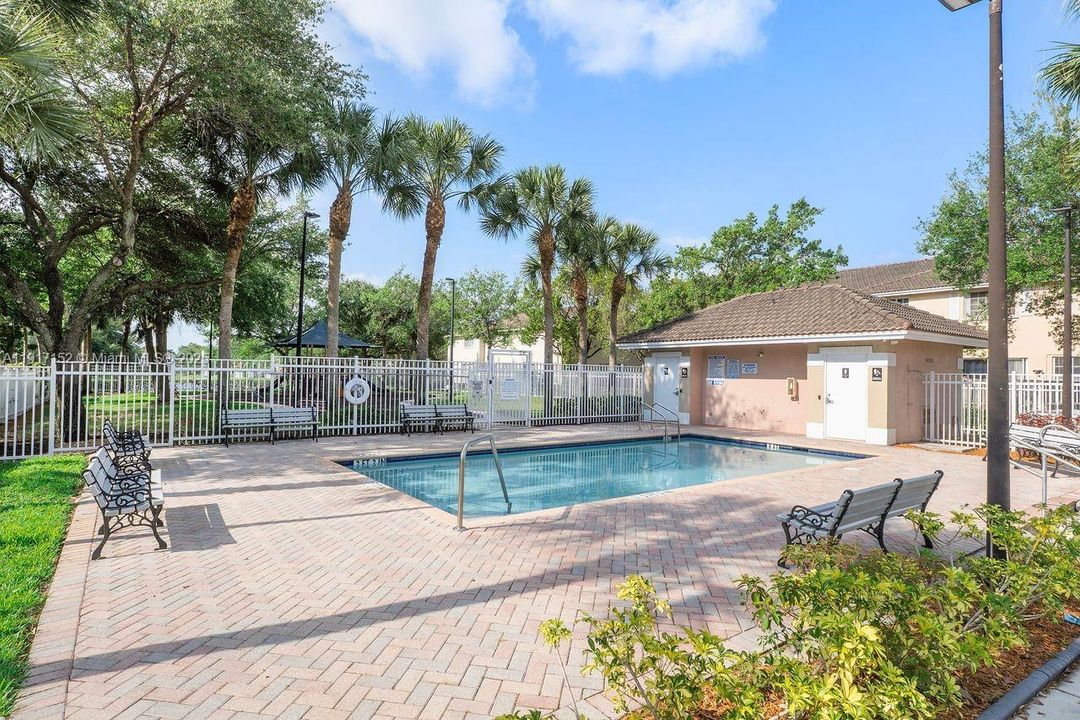 На продажу: $480,000 (4 спален, 2 ванн, 1848 Квадратных фут)