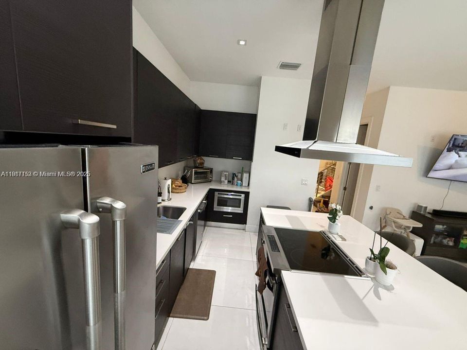 For Sale: $869,000 (4 beds, 3 baths, 2335 Square Feet)