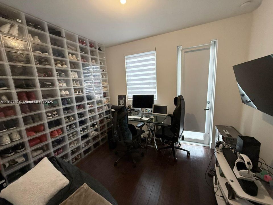 For Sale: $869,000 (4 beds, 3 baths, 2335 Square Feet)