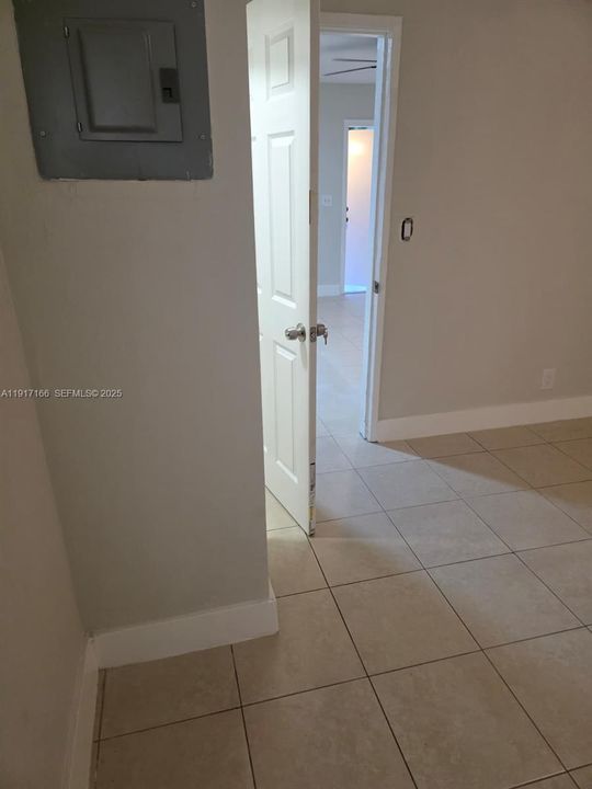 В аренду: $1,400 (1 спален, 1 ванн, 750 Квадратных фут)