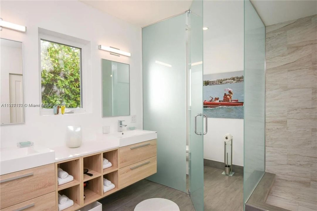 For Rent: $10,000 (3 beds, 3 baths, 2182 Square Feet)