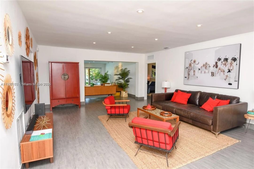 For Rent: $10,000 (3 beds, 3 baths, 2182 Square Feet)