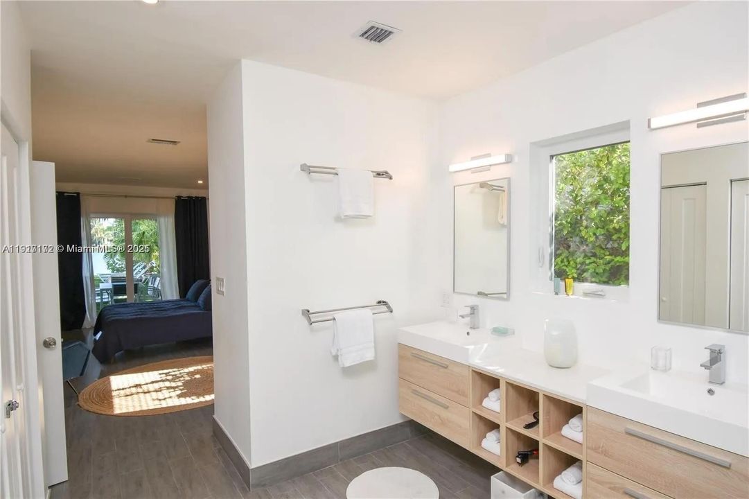 For Rent: $10,000 (3 beds, 3 baths, 2182 Square Feet)