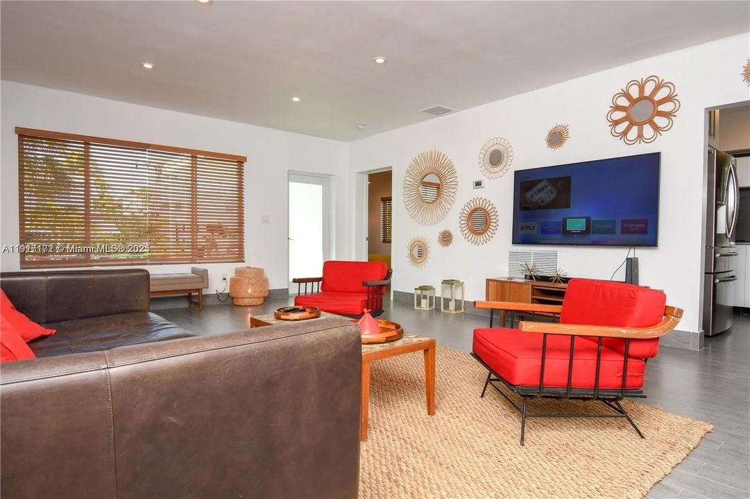 For Rent: $10,000 (3 beds, 3 baths, 2182 Square Feet)