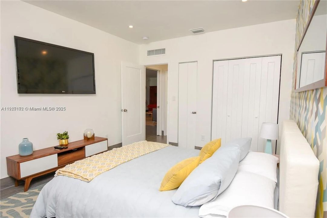 For Rent: $10,000 (3 beds, 3 baths, 2182 Square Feet)