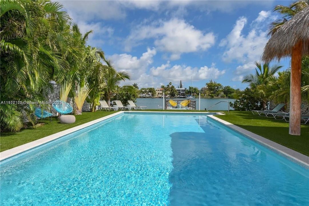 For Rent: $10,000 (3 beds, 3 baths, 2182 Square Feet)