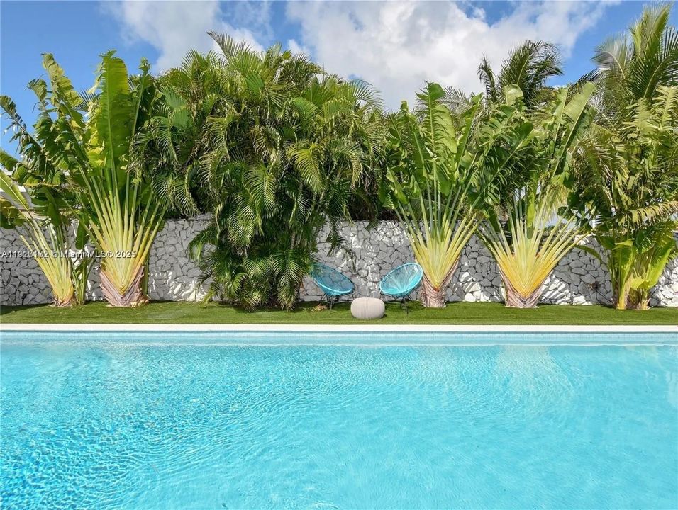 For Rent: $10,000 (3 beds, 3 baths, 2182 Square Feet)