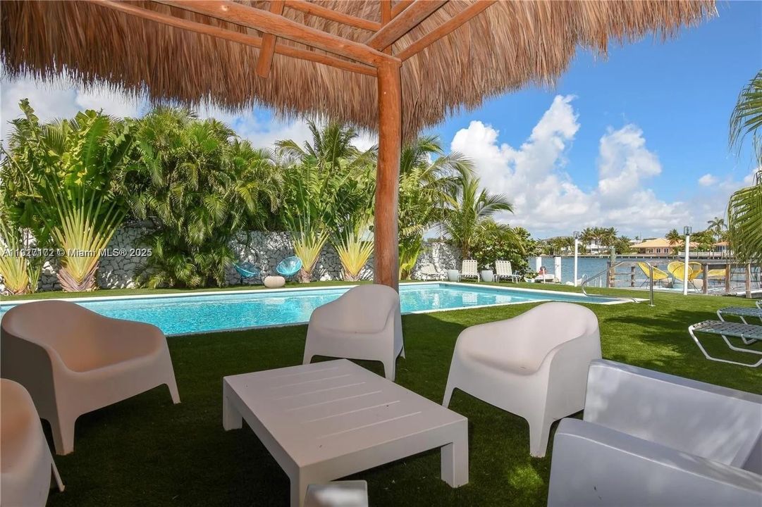 For Rent: $10,000 (3 beds, 3 baths, 2182 Square Feet)