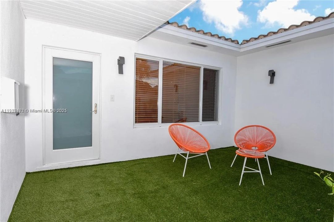 For Rent: $10,000 (3 beds, 3 baths, 2182 Square Feet)