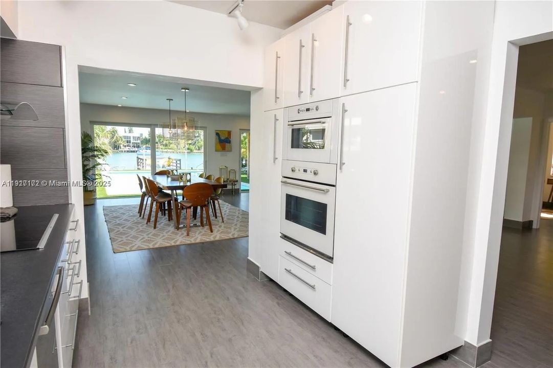 For Rent: $10,000 (3 beds, 3 baths, 2182 Square Feet)