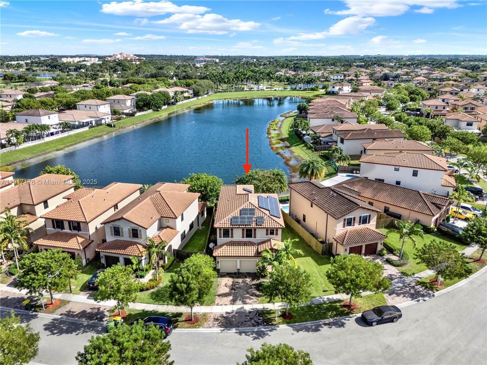 На продажу: $560,000 (5 спален, 2 ванн, 2568 Квадратных фут)