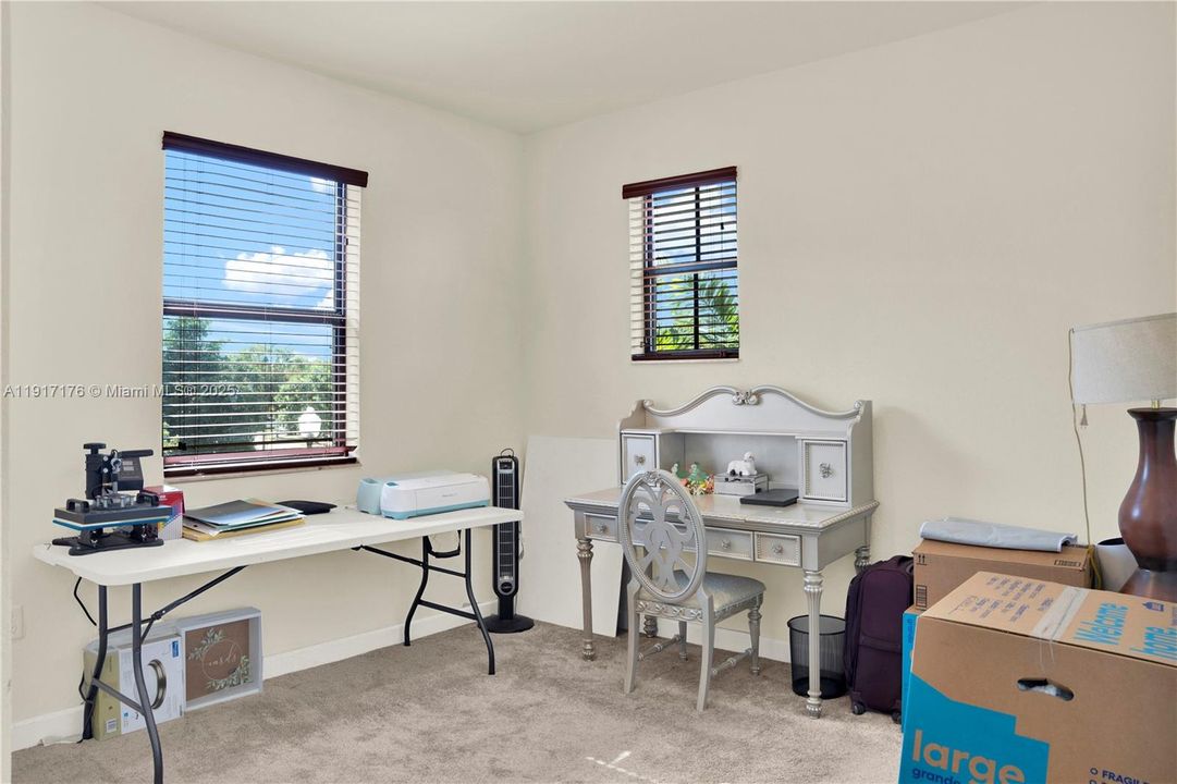 На продажу: $560,000 (5 спален, 2 ванн, 2568 Квадратных фут)