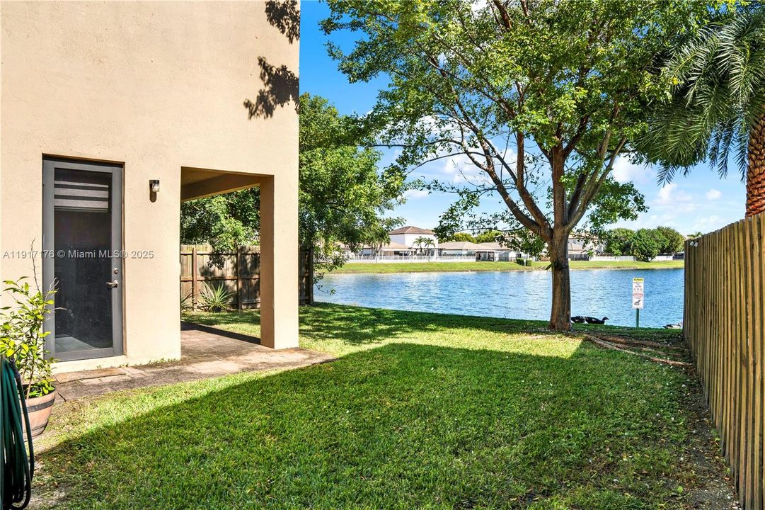 На продажу: $560,000 (5 спален, 2 ванн, 2568 Квадратных фут)