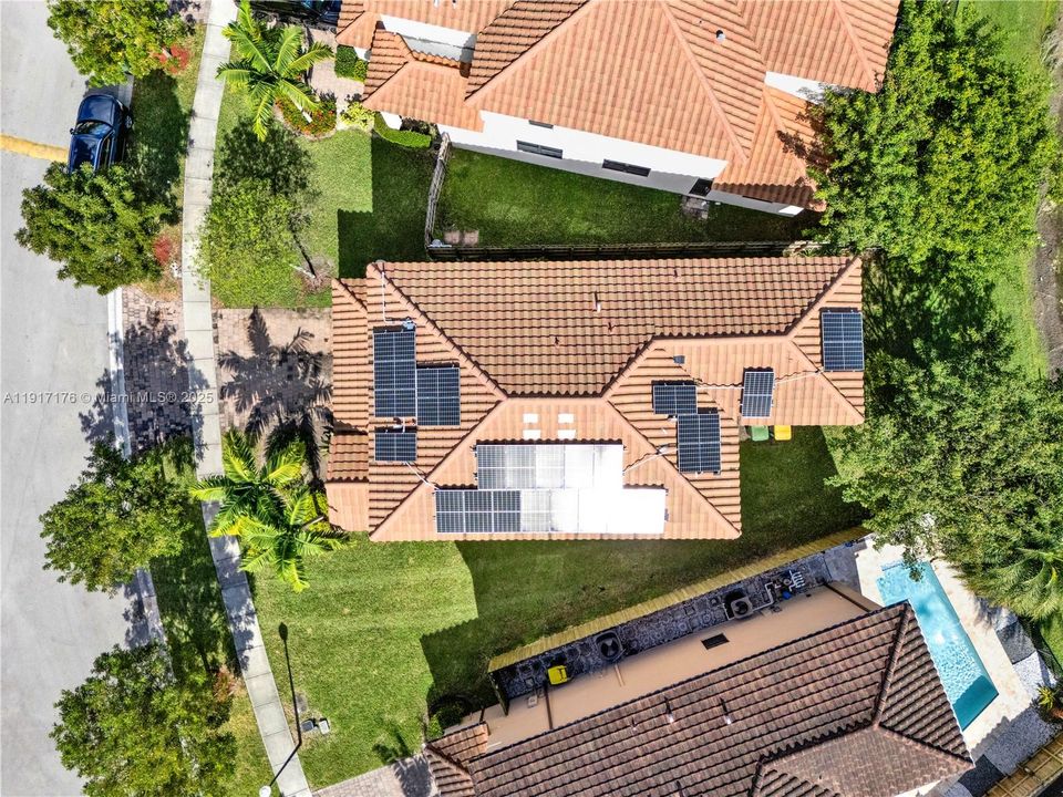 На продажу: $560,000 (5 спален, 2 ванн, 2568 Квадратных фут)