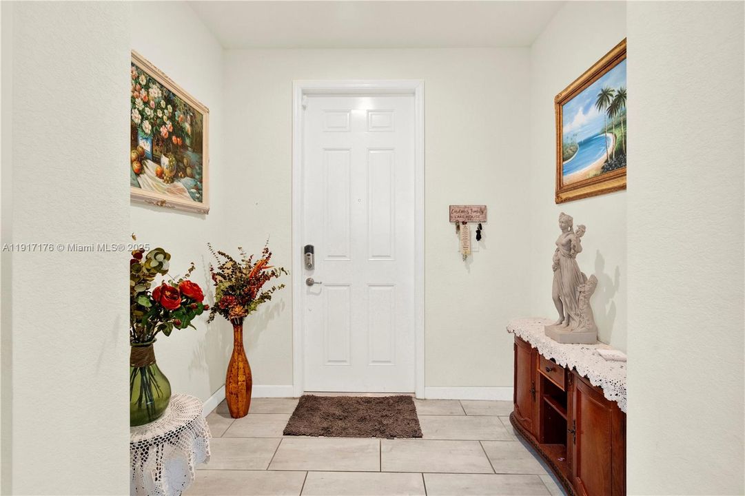 На продажу: $560,000 (5 спален, 2 ванн, 2568 Квадратных фут)