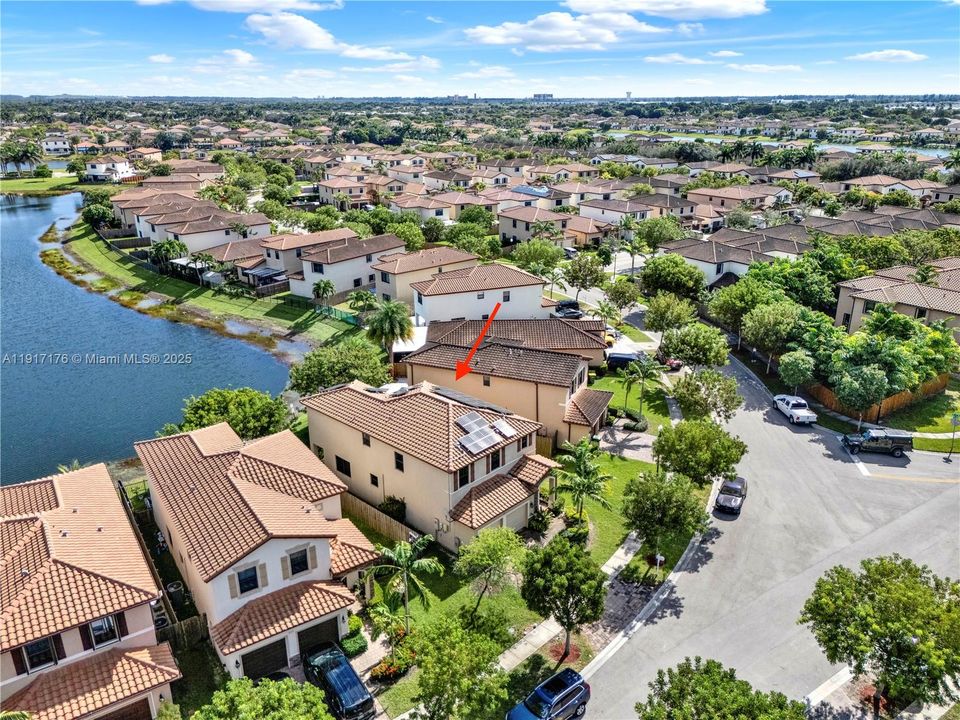 На продажу: $560,000 (5 спален, 2 ванн, 2568 Квадратных фут)