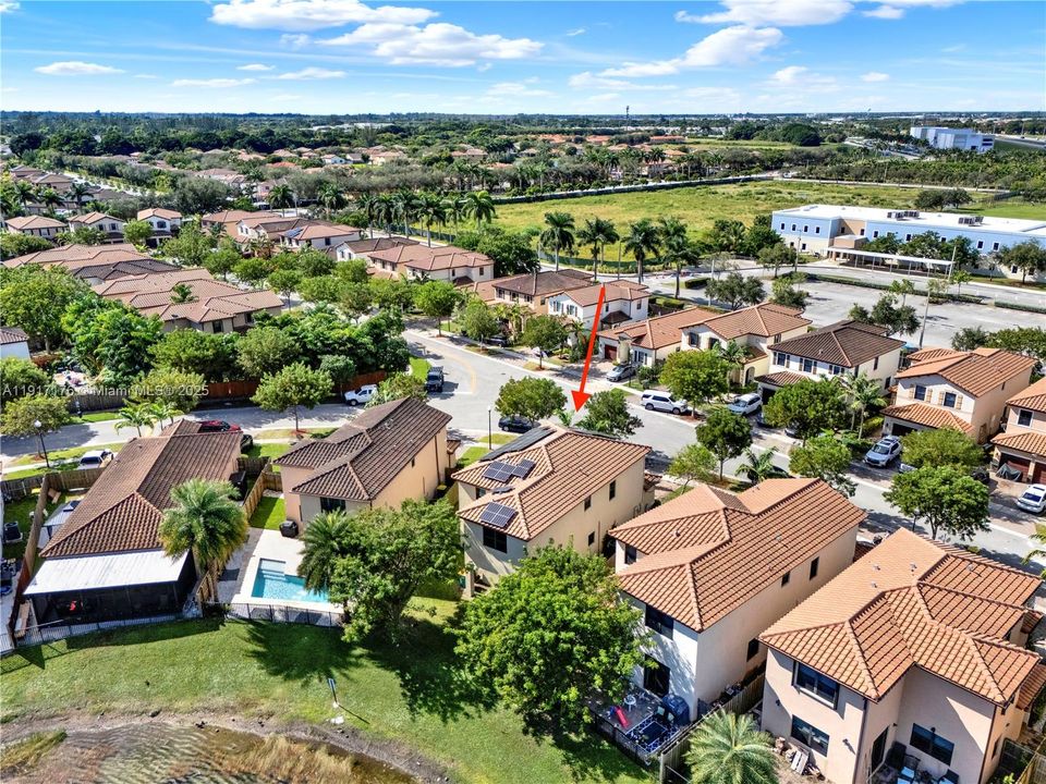 На продажу: $560,000 (5 спален, 2 ванн, 2568 Квадратных фут)